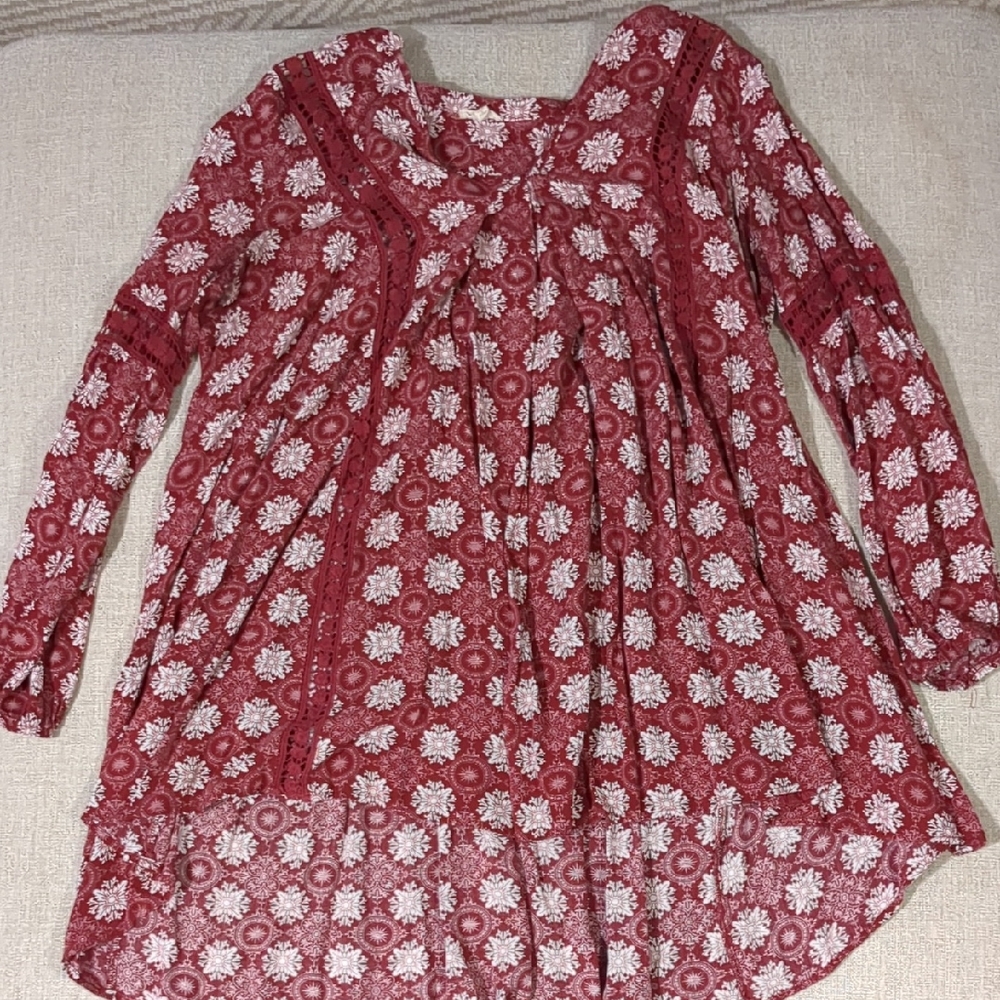 En Creme Burgundy and White Patterned Dress